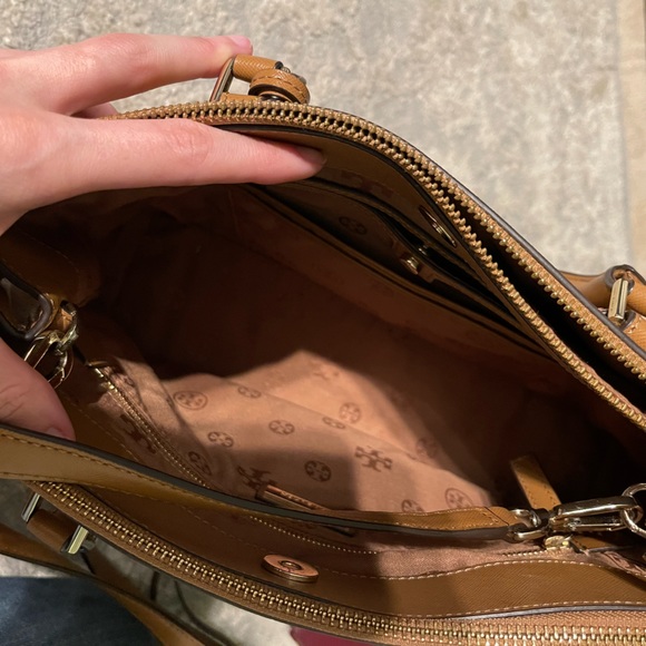 Tory Burch Robinson - Picture 6 of 6